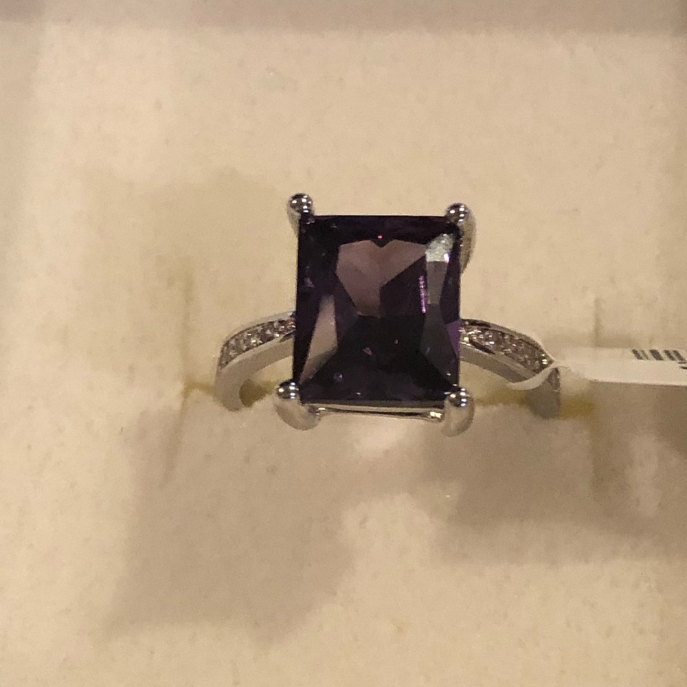 Ring - Picture 2 of 2